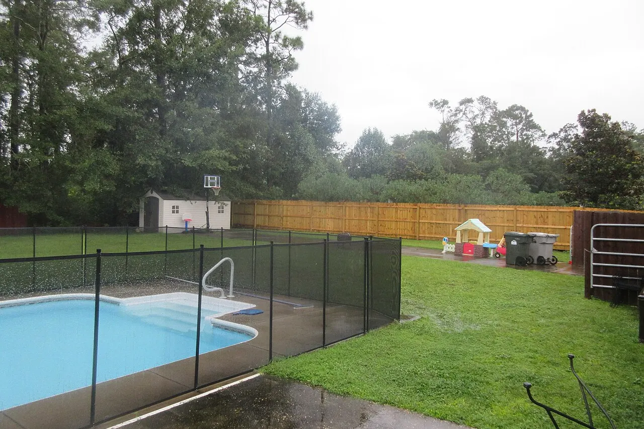 Stock photo of a pool project of the kind Bermuda Blue Pools takes on in Spring
